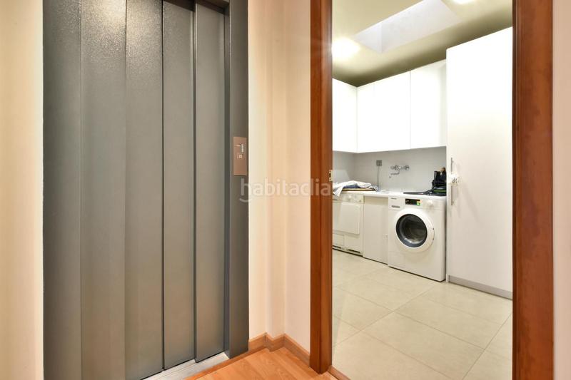 Foto a23baedd-507b-4bad-bb86-54cb47e30a06. Casa adossada amb calefacció a Sant Pere Nord Terrassa