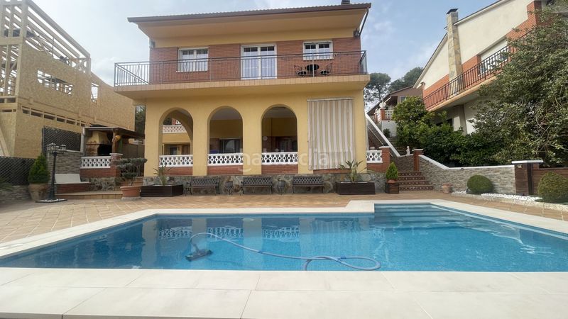 Foto 1fb919e9-08d5-473f-b850-0e875d924d22. Casa  en venta en castell nou, 4 dormitorios. en Rubí