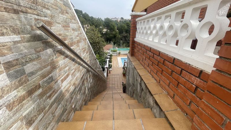 Foto 95a2e38a-c7d7-431b-87eb-409e95ca78f9. Casa  en venta en castell nou, 4 dormitorios. en Rubí