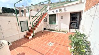 Casa adossada a Calle de Pardo Bazán