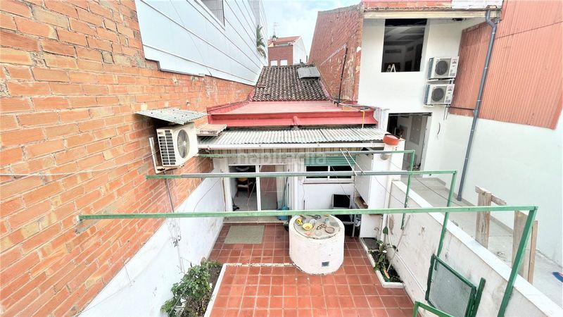 Foto 9d6b2bca-2ae6-433f-8f85-ab245853387e. Casa adossada amb calefacció aparcament a Zona Esportiva Terrassa