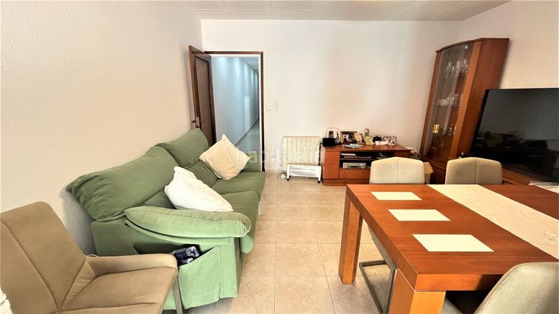 Foto c48cd815-3718-4597-9adc-f589144ad7ec. Casa adossada amb calefacció aparcament a Zona Esportiva Terrassa