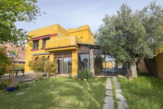 Casa  Nicolas de napoles. Chalet independiente en martin miguel