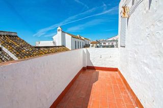House in Alcalá de los Gazules. Casa de pueblo con terraza, múltiples estancias y gran versatili