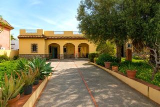 Casa a Las Palmeras-Dehesilla. Parcela con casa