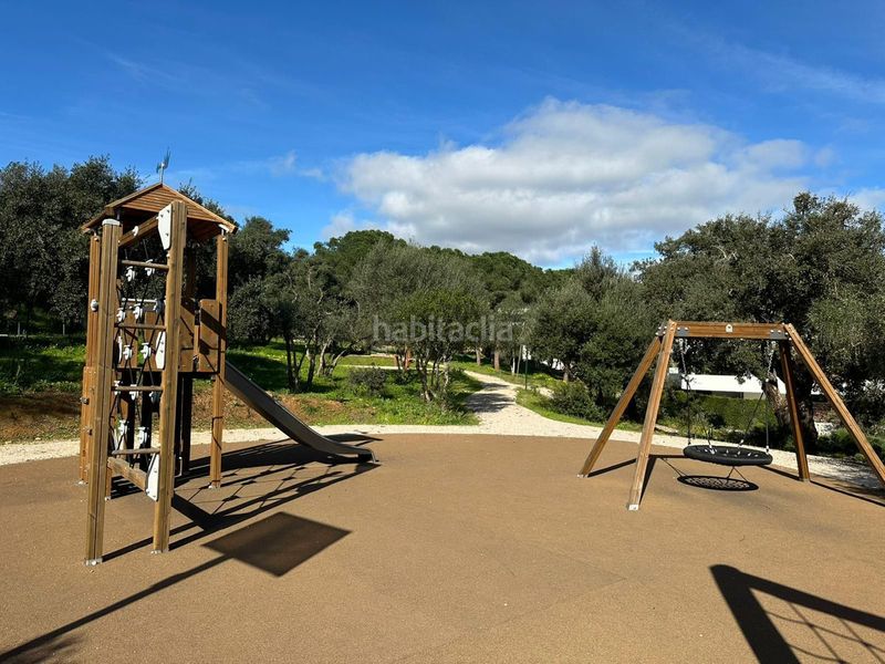 Foto 00581fa7-c4ff-4431-8538-ff835c3a1990. Planta baja en calle esmeralda 55 en Sotogrande alto Sotogrande
