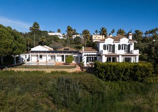Chalet  Callé fenómeno 702. Authentic andalusian 6-bedroom villa with pool and golf views in