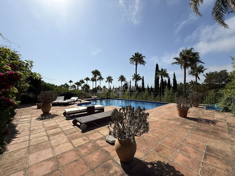 Foto 334b7a17-5dec-4a3d-be40-5c961bb1ed41. Xalet amb piscina a Sotogrande alto Sotogrande