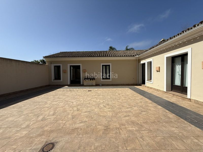 Foto 6474bf43-4ba3-401e-9768-7a280229c074. Xalet amb piscina a Sotogrande alto Sotogrande