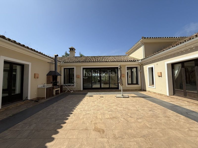 Foto c3342454-19d9-460a-a244-97576fa4457c. Xalet amb piscina a Sotogrande alto Sotogrande