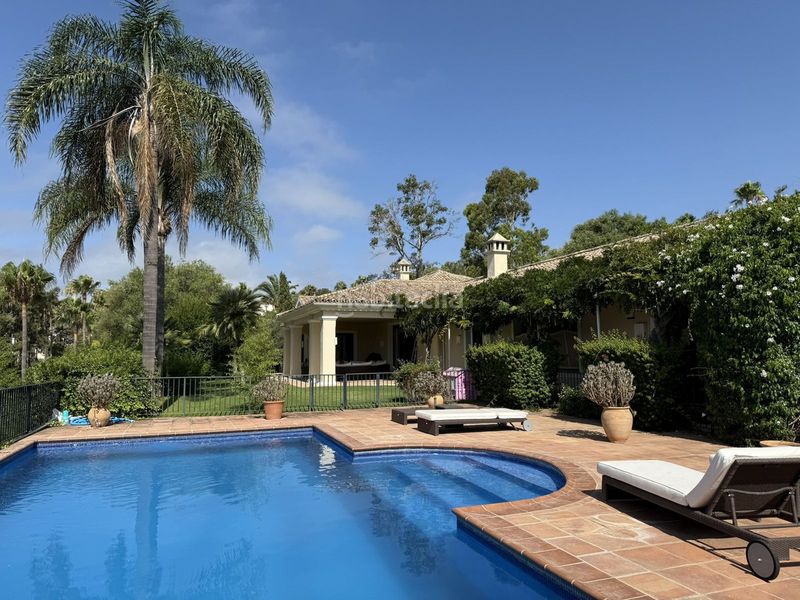 Foto de924df1-6e98-4164-9a20-fceef749e658. Xalet amb piscina a Sotogrande alto Sotogrande