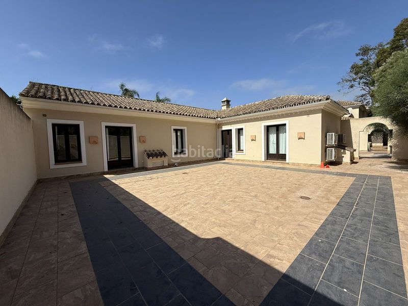 Foto e8fea363-a401-44f0-aaad-ef7592e5235e. Xalet amb piscina a Sotogrande alto Sotogrande