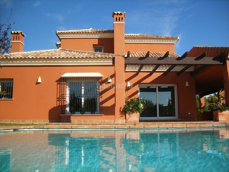 Foto ce8fe78a-5028-4708-b89a-8a7395e575ea. Chalet con parcheggio piscina in Zona F Sotogrande
