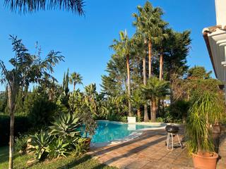 Chalet  Calle foro 1. Elegante villa en sotogrande alto con encanto mediterráneo y vis