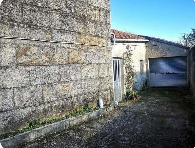 Foto fdc2a9e3-b6c3-48c8-991b-51253daed5e1. Casa amb aparcament a Carballedo