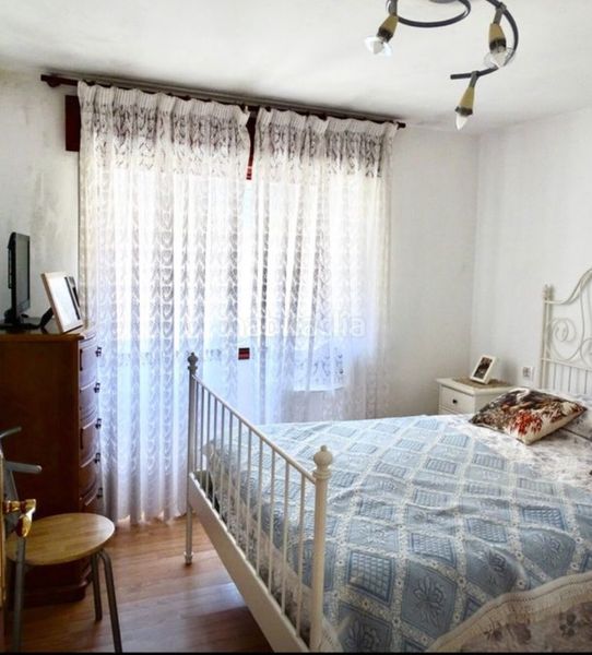 Foto bd912369-cb54-49c3-b60a-87408673310d. Casa amb aparcament a Centro - Echegaray Pontevedra