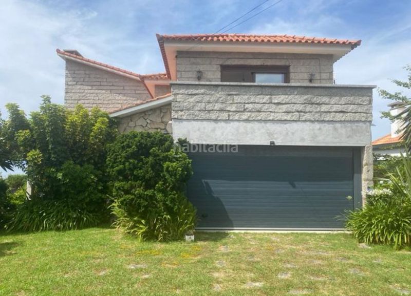Foto 5b936f4a-03a8-4901-b72b-77ea763f6003. Casa amb aparcament a Navia Vigo