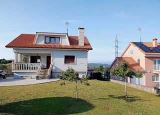 Chalet  Aldea seixeda. Chalet en sada. coruña
