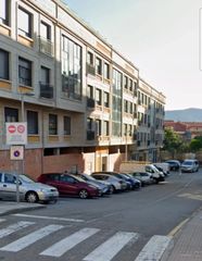Autoparkplatz in Rúa portal do ribeiro 86. Plaza de garaje en arcade