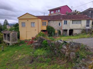 Casa a Ponte - Caldelas. Dos casas en pontecaldelas