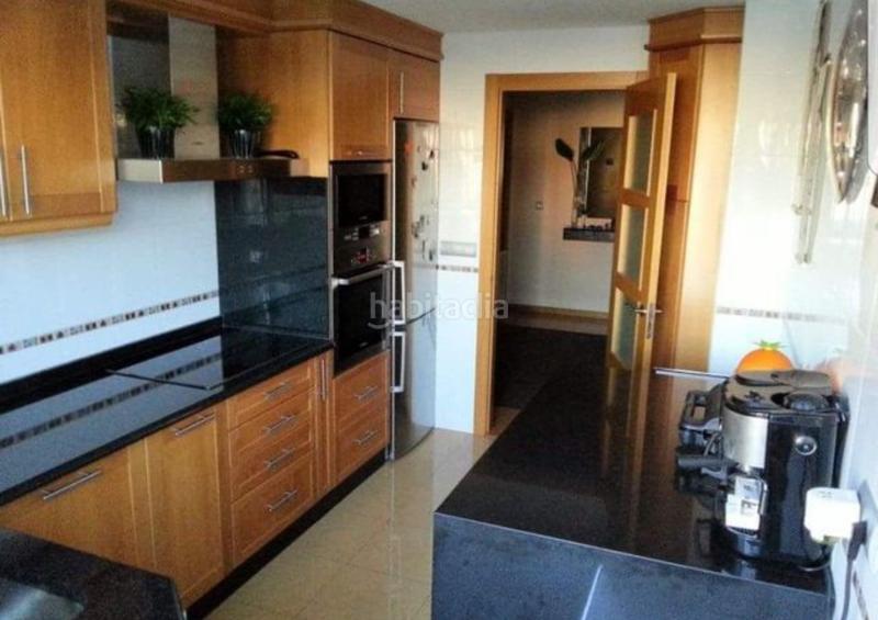 Foto c1776bd8-d9a0-4dee-8083-6db8c98eec36. Flat with parking in Ponteareas