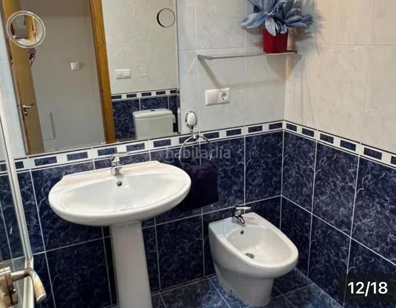 Foto 54210610-36e5-41d2-a082-74f4fca5b090. Apartamento en rúa miraflores 1 piso en urbanización con piscina en Sanxenxo