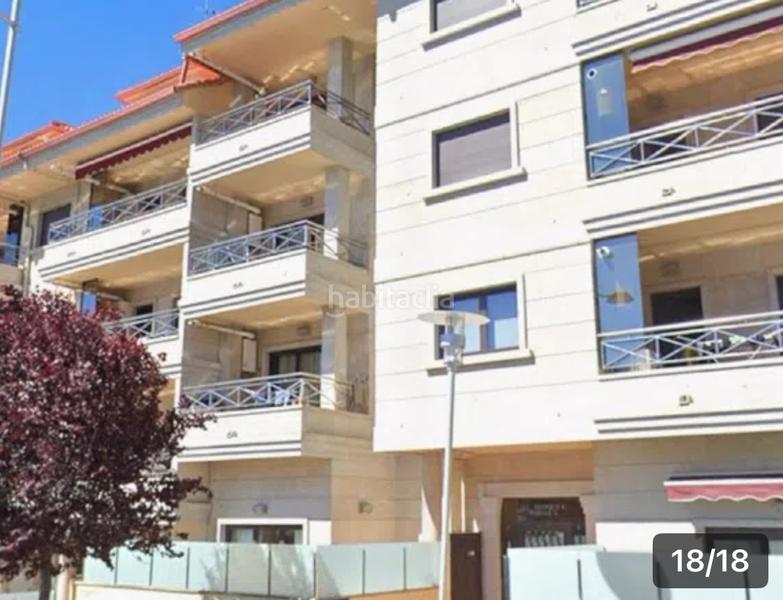 Foto 8a7431ca-30ed-43b0-a971-576f5562c113. Apartamento en rúa miraflores 1 piso en urbanización con piscina en Sanxenxo