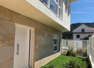 Casa adossada a Lugar san cibran 110. Chalet adosado nuevo en cangas