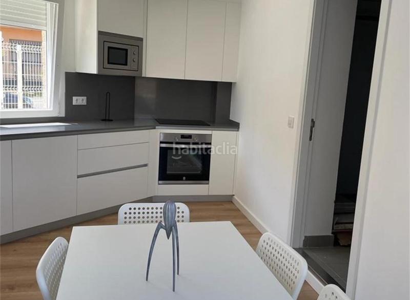 Foto 7617c2b7-1035-4e30-ab5c-03ad812ea289. Casa adossada a lugar san cibran 110 a Aldán Cangas