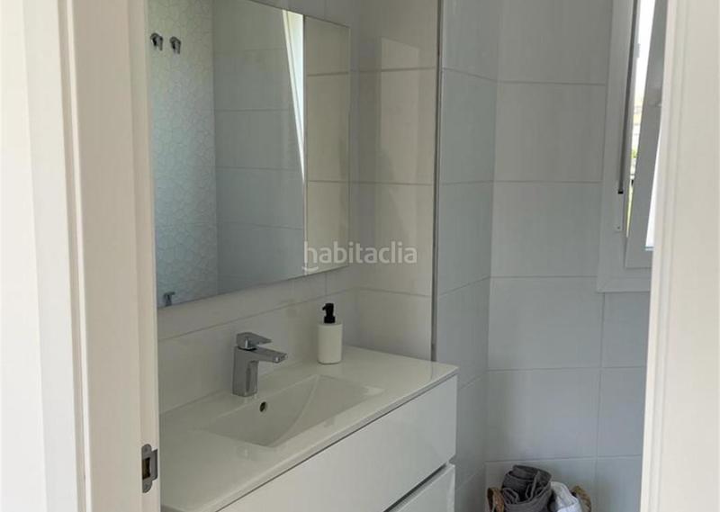 Foto e8abc74e-e671-4365-ad0d-b38a9e97b6dc. Casa adossada a lugar san cibran 110 a Aldán Cangas