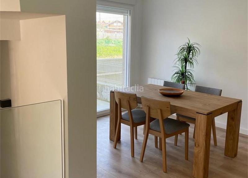 Foto ee8abed0-2409-4c96-9b89-4c8bde98a35a. Casa adossada a lugar san cibran 110 a Aldán Cangas