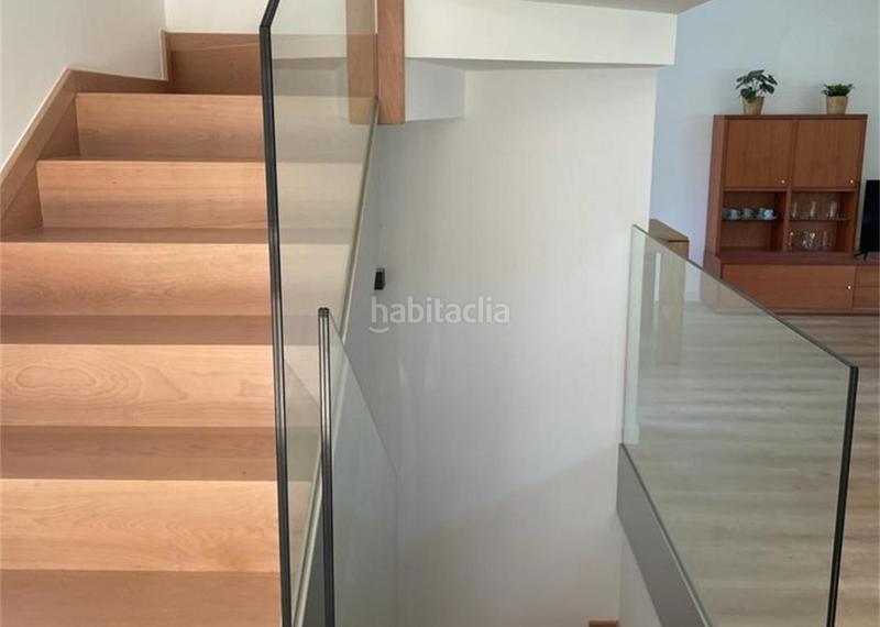 Foto ffb80709-0dc1-4637-8da1-b91fc53ace54. Casa adossada a lugar san cibran 110 a Aldán Cangas