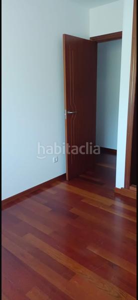 Foto 7dce8a56-f299-4c07-8fa8-b01ff743f142. Alquiler piso en avenida covelo 15 piso en samieira en Poio