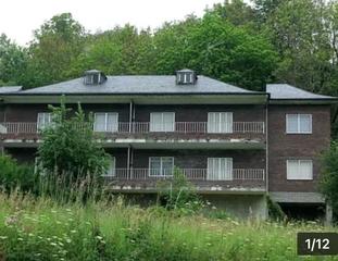 House  Lugar nullán 3. Dos chalets adosados con dos viviendas en lugo