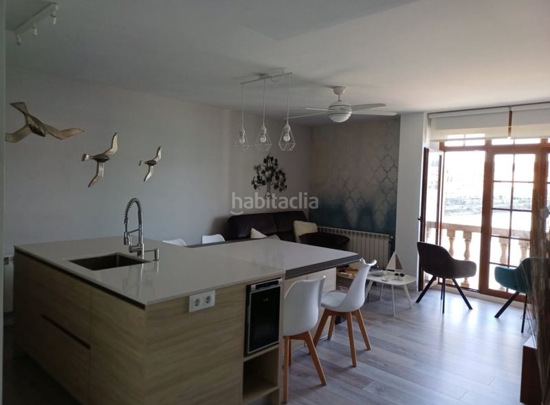 Foto f70ab341-4a02-4b96-bca0-405ab8f80298. Apartament amb aparcament a Illa de Arousa (A)