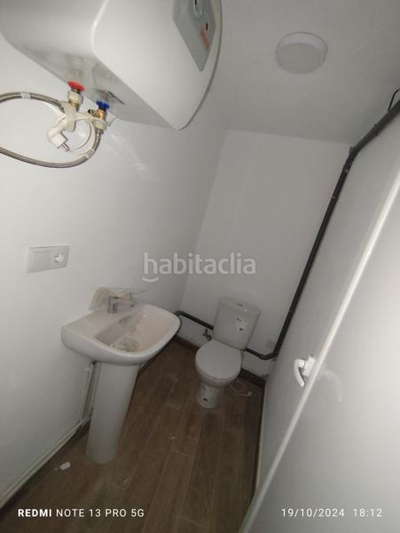 Foto 6ac776d6-5c6a-44e0-a9c7-d9a18f8782f9. Lloguer local comercial amb calefacció a Úbeda