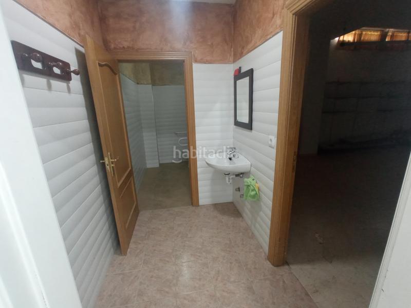 Foto d0510087-1f61-41b8-814c-d42434d5928c. Lloguer local comercial amb calefacció a Úbeda