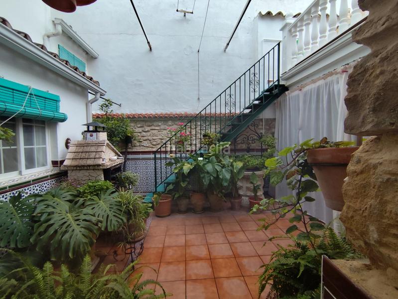 Foto f9891c4c-8894-4489-a6b6-97d1165a0a97. Casa casco historico en buen estado con piscina en Úbeda