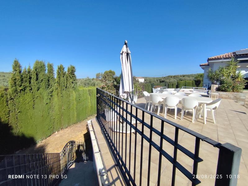 Foto 08089722-57b6-4f6c-bdea-e68fbea0dc41. Casa en ja-5105 26 huertañalda-2000ms-piscina-jardin en Úbeda