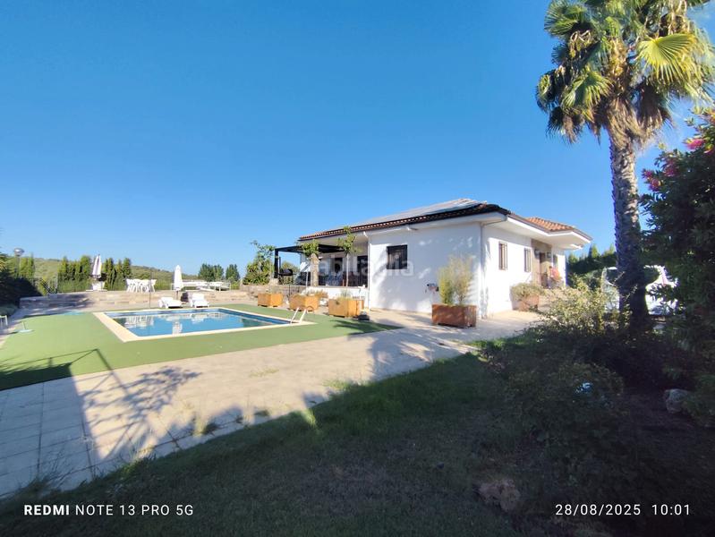 Foto 22285db1-8cfd-4598-8998-3bfa7a2a184a. Casa en ja-5105 26 huertañalda-2000ms-piscina-jardin en Úbeda