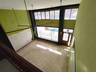 Rent Business premise  Avenida ramón y cajal. Avda ramon y cajal-200 mst2 mas 140 ms2 1º planta.