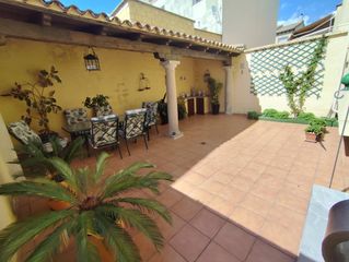 Casa  N-322a 5. Junto al hospital-oportunidad-casa-patio-sotano-4 dorm