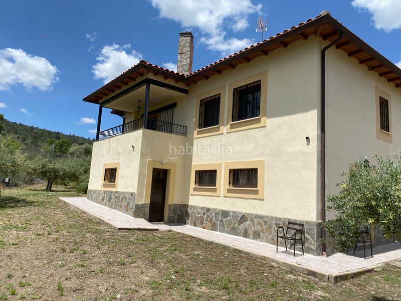 Foto d78dd19d-1c0a-4753-977c-73c8ac0d6935. Chalet  . en Auñón