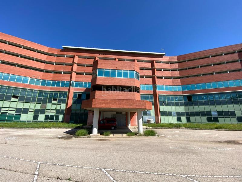 Foto 2470ba61-32ec-4728-8aff-ffc220121a70. Local comercial a El Clavín-Valdeluz Guadalajara