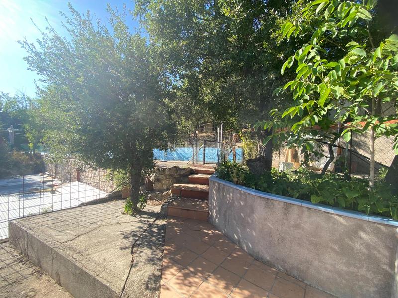 Foto 86d3c4df-f4db-4729-b137-0c76a9cebb81. Casa  con gran terreno en Loranca de Tajuña