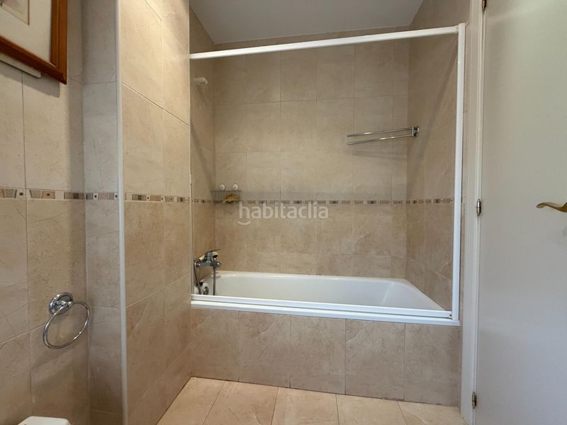 Foto 04648865-6abd-400f-aa5d-c9376d9b9e67. Casa aparellada amb aparcament a Casar (El)