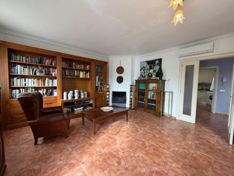 Foto 3231350c-5517-42d7-a0c3-24aba0979962. Casa aparellada amb aparcament a Casar (El)