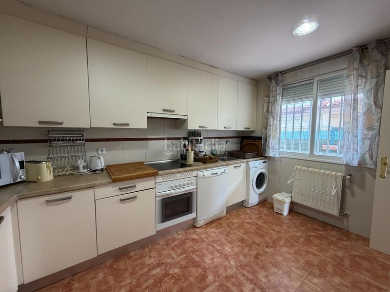 Foto 36f8e616-c741-421c-8849-4f5056e96fbe. Casa aparellada amb aparcament a Casar (El)