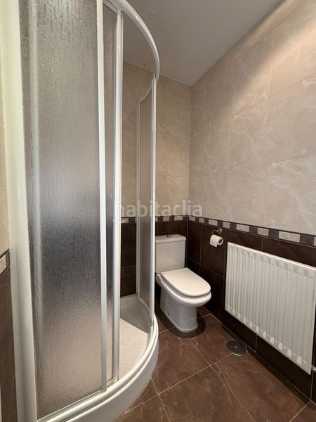 Foto 4bcd176a-1bc6-4bd4-814f-df7a7a9cdd2c. Casa aparellada amb aparcament a Casar (El)