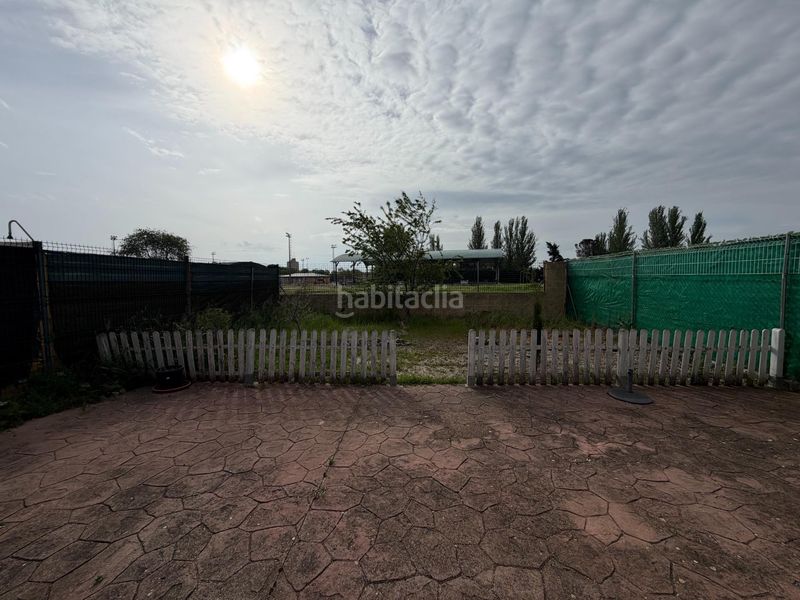 Foto 58cd2828-0c17-4eab-b0c0-ac18c673dd19. Casa aparellada amb aparcament a Casar (El)